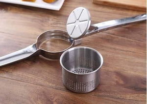 Squeezer- Stainless Steel Hand Juicer/Squeezer